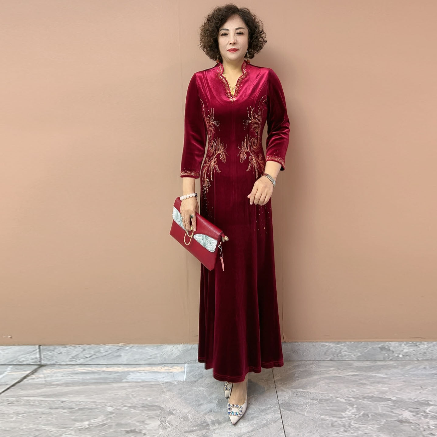 高端喜婆婆婚宴结婚妈妈装镶钻礼服中式旗袍大码敬酒服丝绒连衣裙