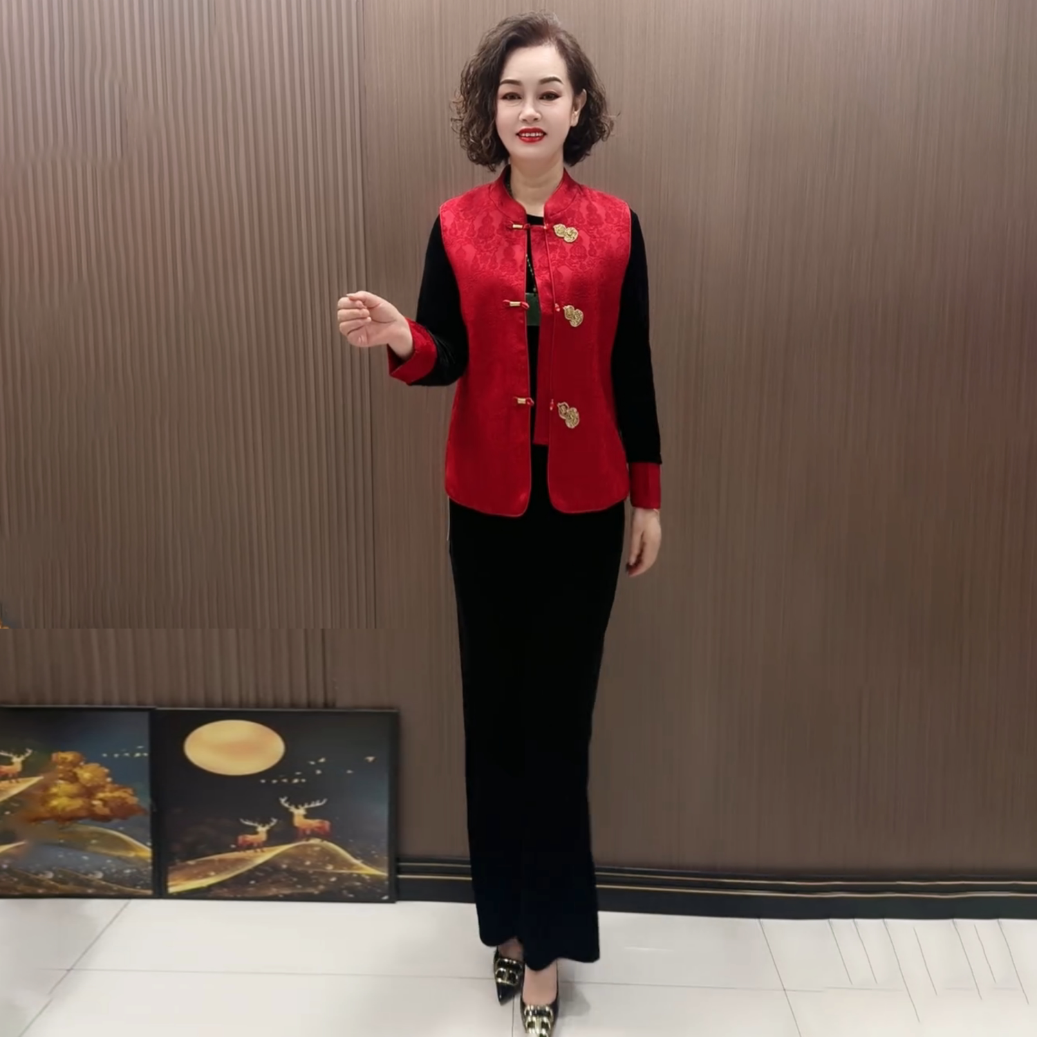 高端气质国风绣花缎面提花马甲中老年妈妈装时尚洋气春装外套马夹