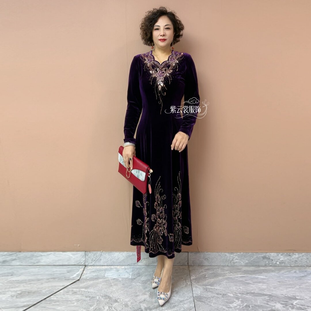 喜婆婆婚宴礼服洋气连衣裙大码时尚订婚结婚婚宴妈妈丝绒过膝长裙