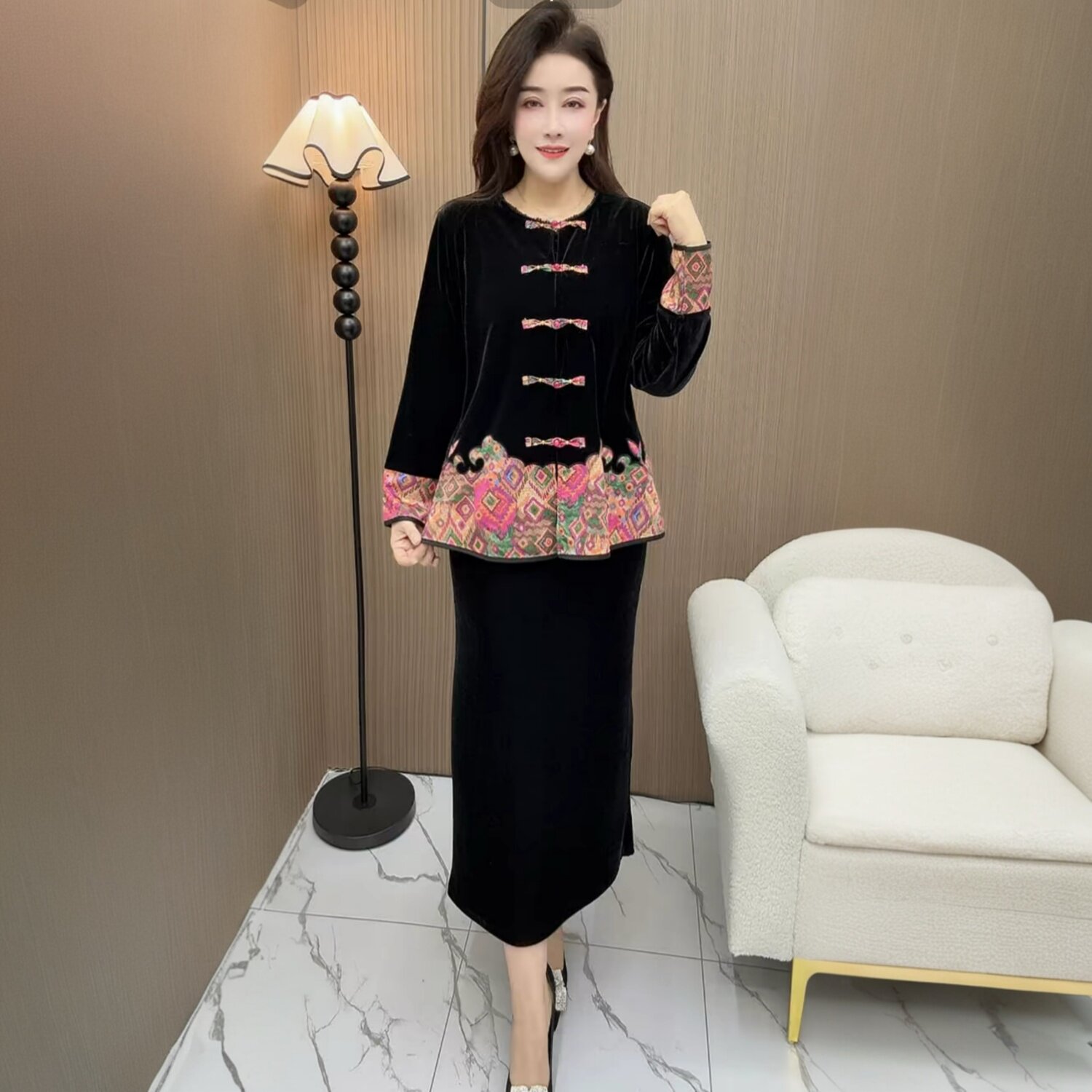 春装新款妈妈金丝绒小衫显瘦时尚显瘦妈妈装洋气大花上衣国风开衫