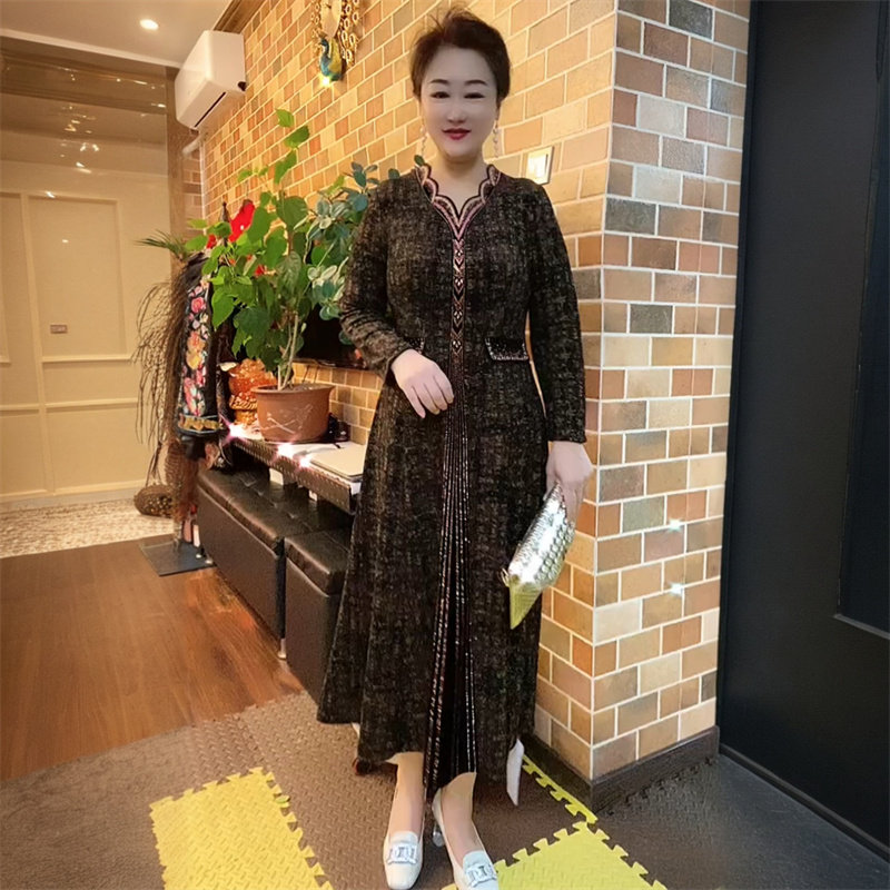 气质中年妈妈2025春季新款长袖弹力收腰显瘦遮肚子长款大码连衣裙