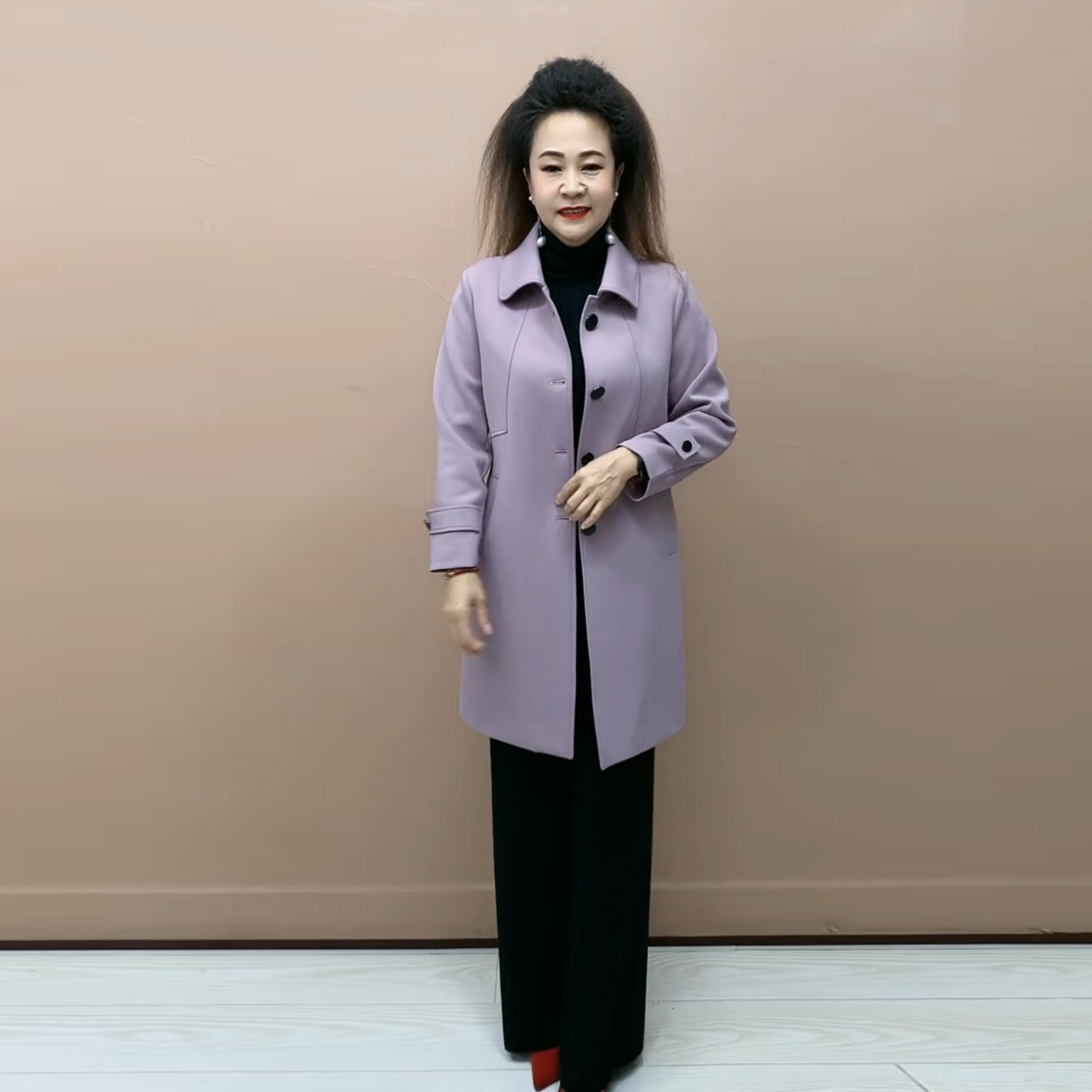 秋季新款气质简约妈妈装翻领风衣女中长款洋气减龄中老年大码外套