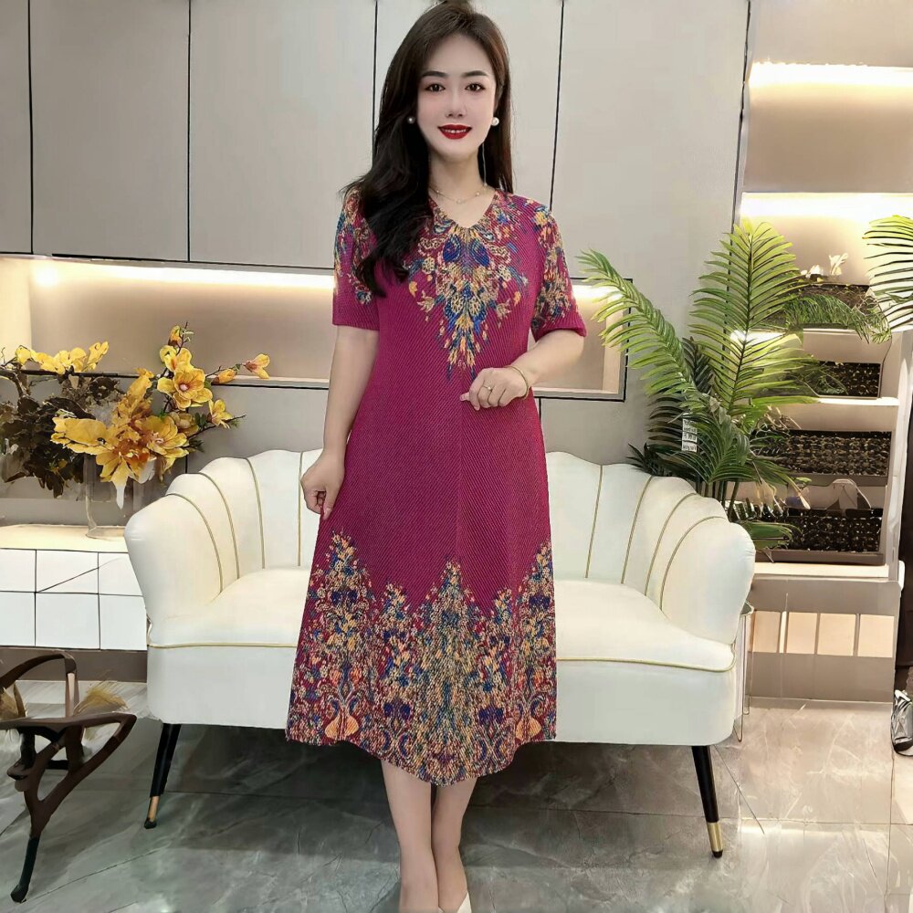 妈妈褶皱2025夏新款女装气质大码碎花V领长裙民族风a字短袖连衣裙