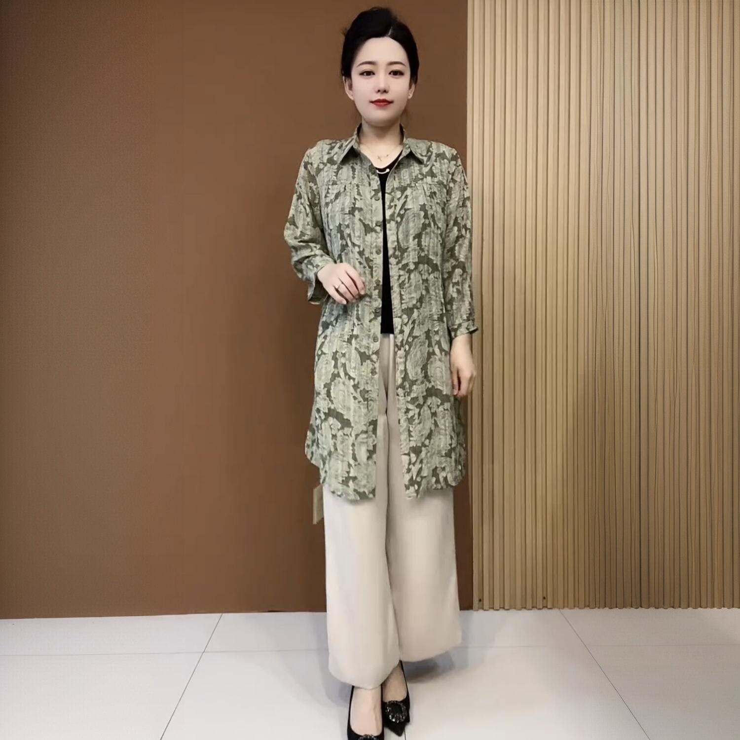 中老年薄款风衣中长款夏季时尚妈妈休闲宽松遮肉大码防晒提花外套