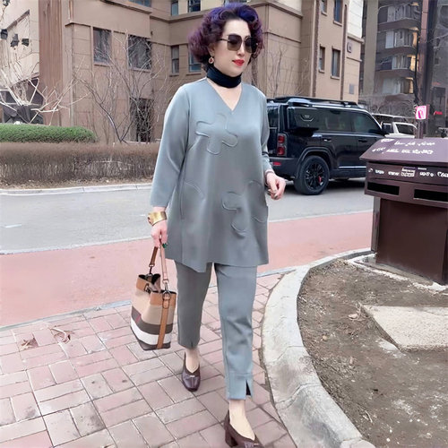 阔太太高端春秋洋气妈妈装宽松遮肚子中长款大版衫空气棉压花上衣