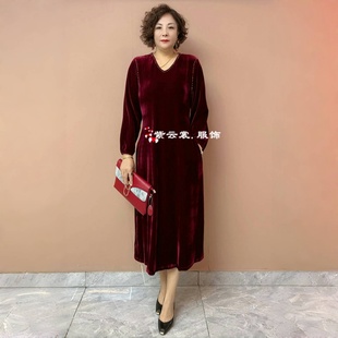 高端气质妈妈秋装洋气镶钻连衣裙丝绒宽松大码遮肚子过膝时尚长裙