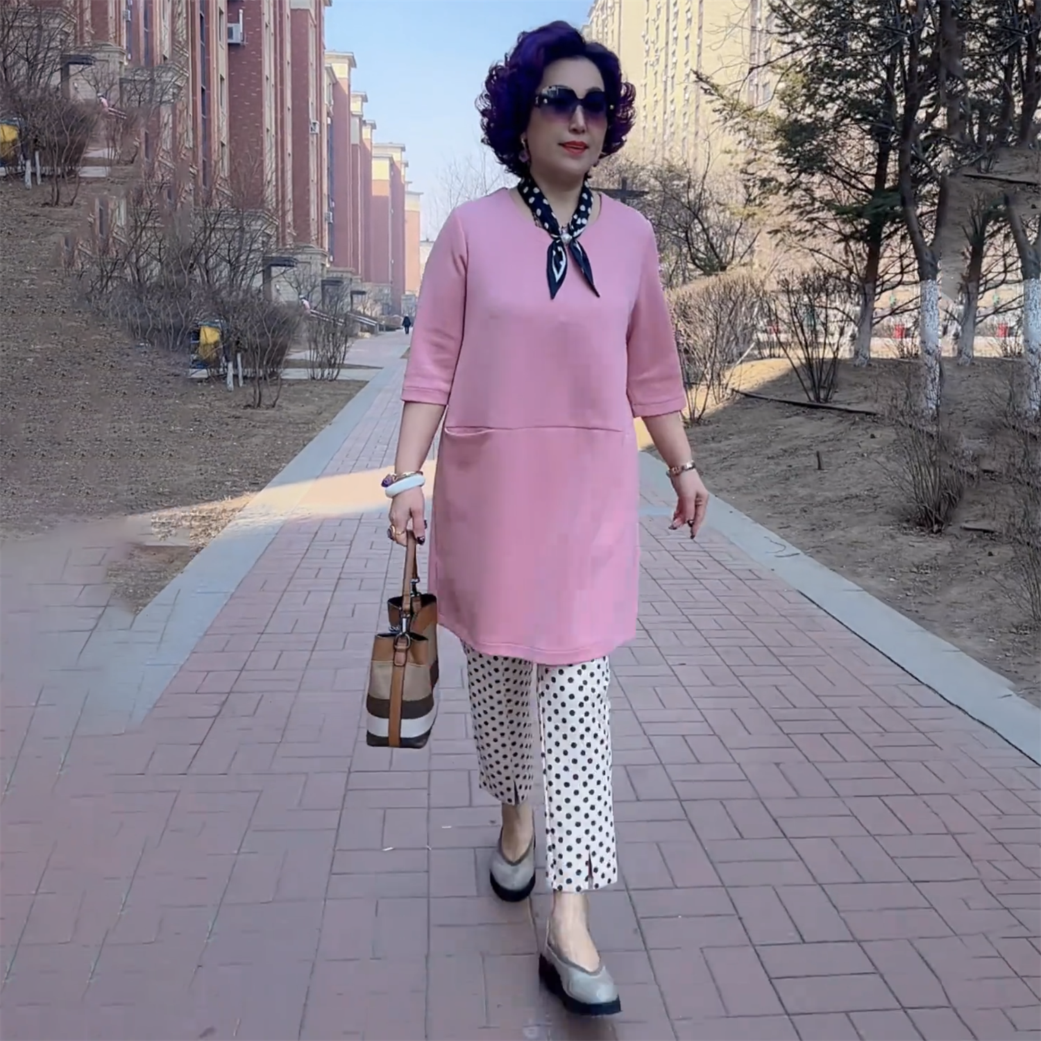 高贵气质春夏洋气妈妈宽松遮肚子中长款大版衫空气棉遮肉两件套装