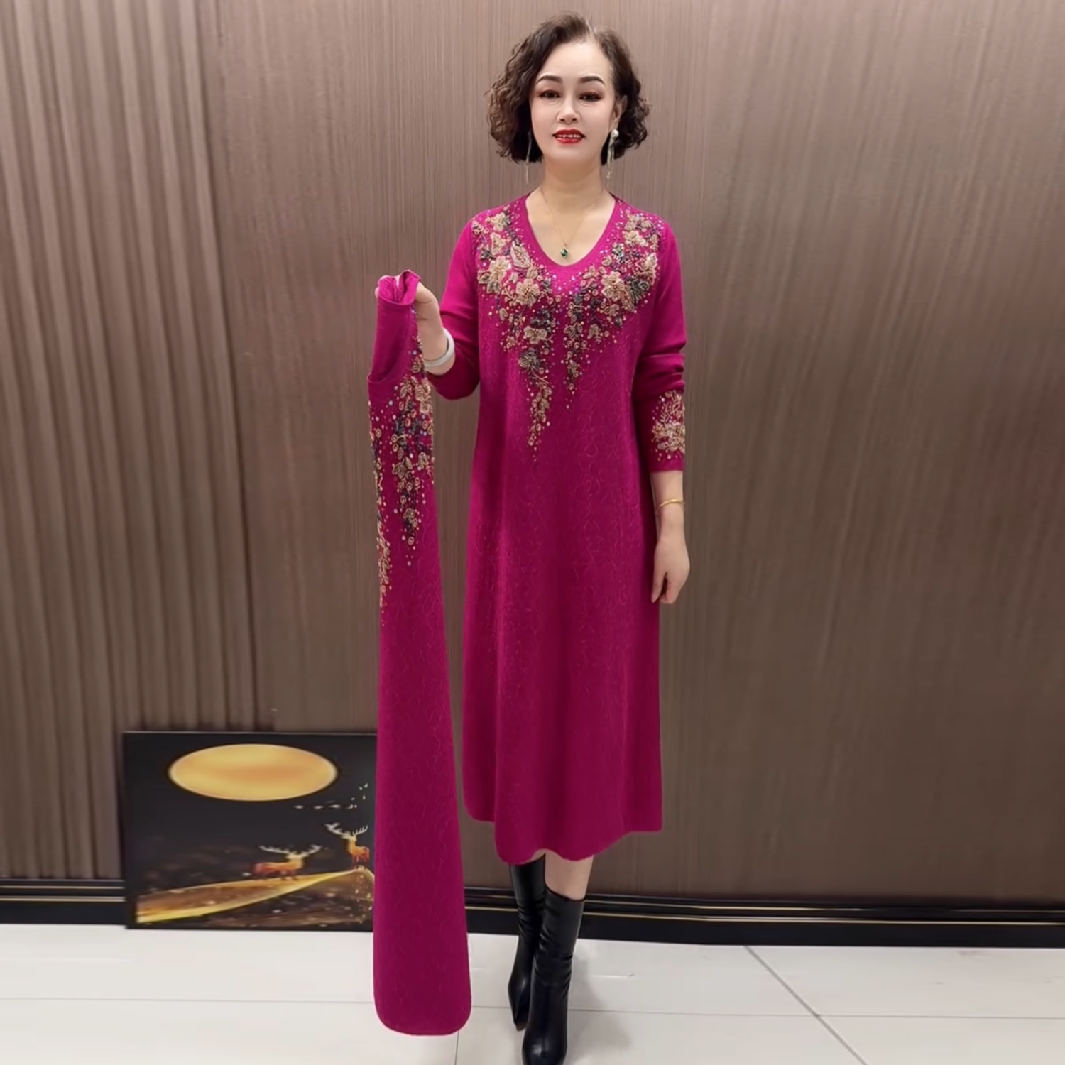 高端气质妈妈烫钻刺绣V领针织连衣裙时尚长款宽松大码焦麻毛衣裙