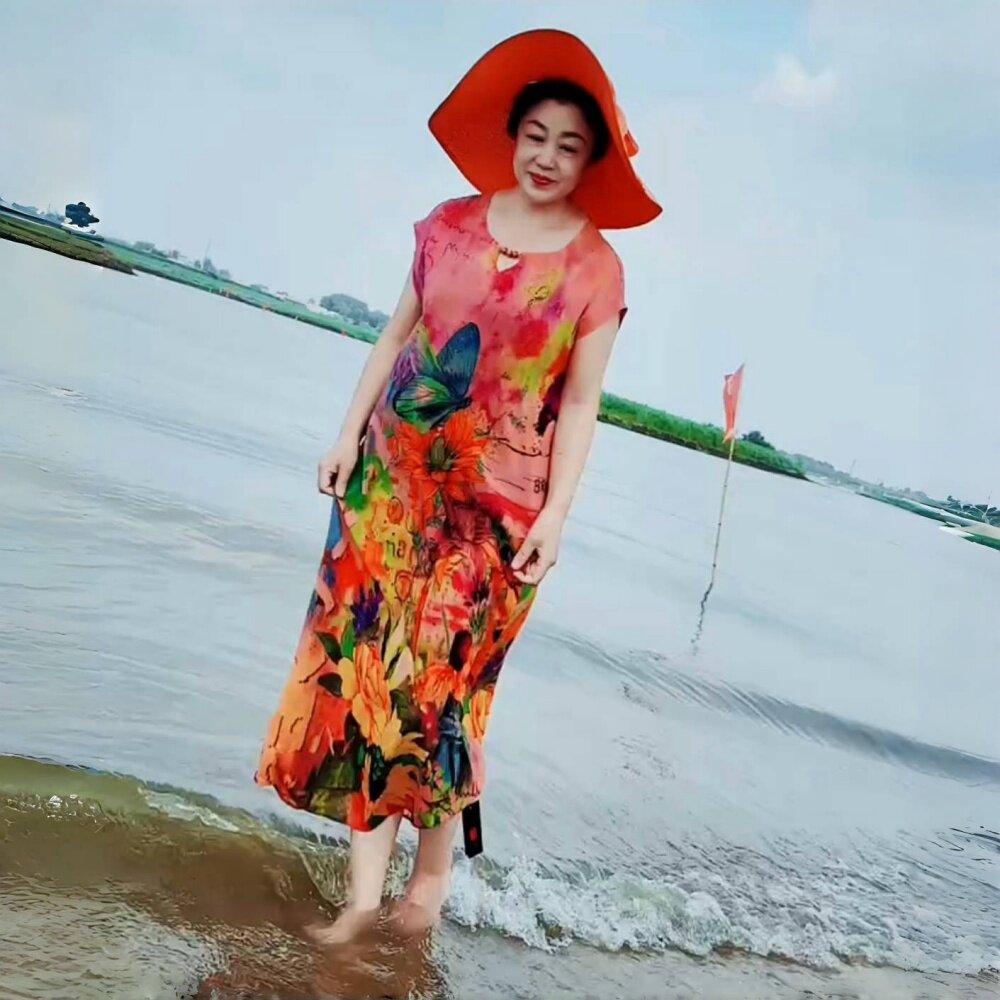高端夏季短袖时尚天丝连衣裙气质妈妈装减龄宽松大码花色沙滩长裙