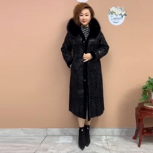 专柜正品冬季加厚保暖皮毛一体连帽中老年妈妈装水貂绒仿皮草外套