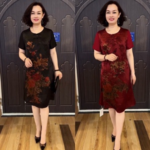 夏季新款真丝连衣裙气质高端小个子中老年妈妈桑蚕丝短袖遮肉裙子