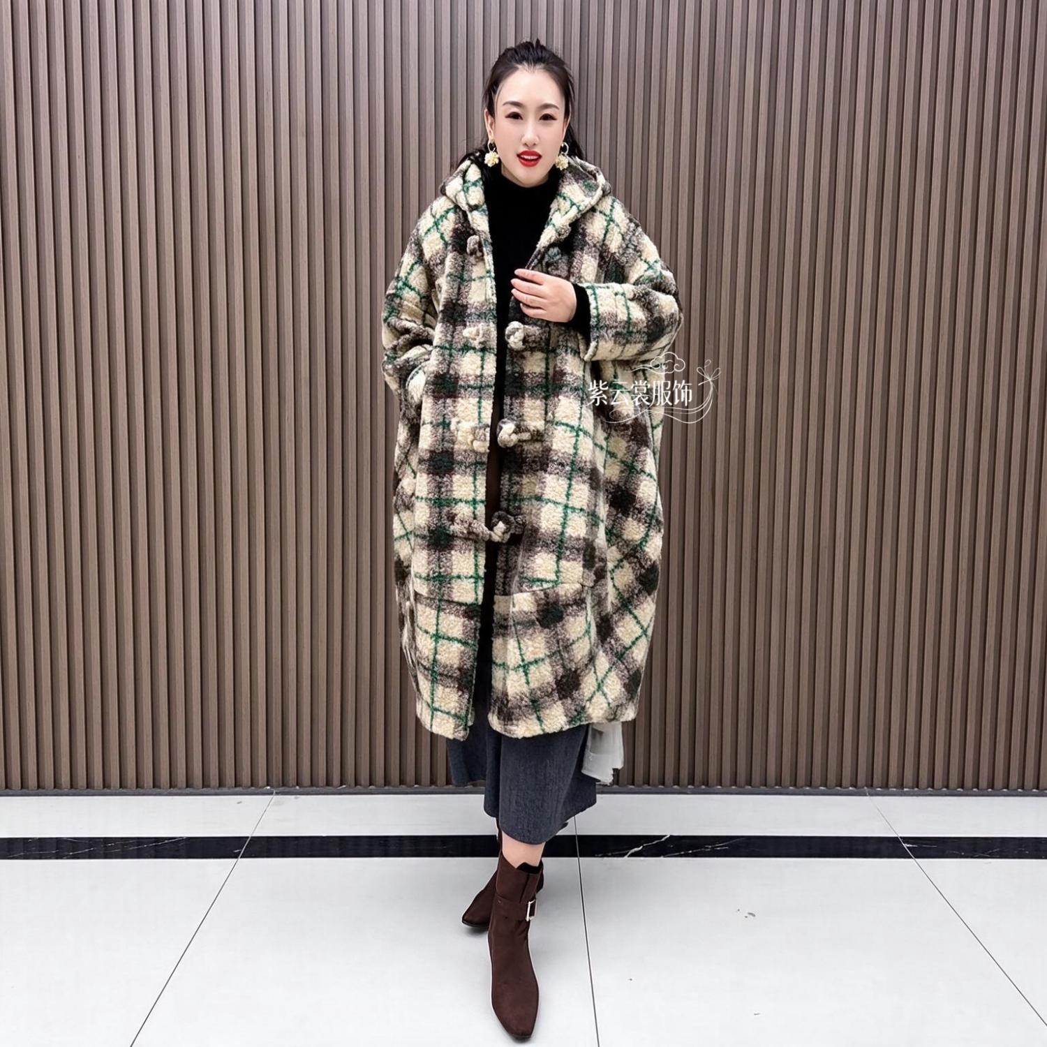 冬季阔太太高端加棉加厚保暖风衣外套宽松200斤茧型毛呢棉服大衣