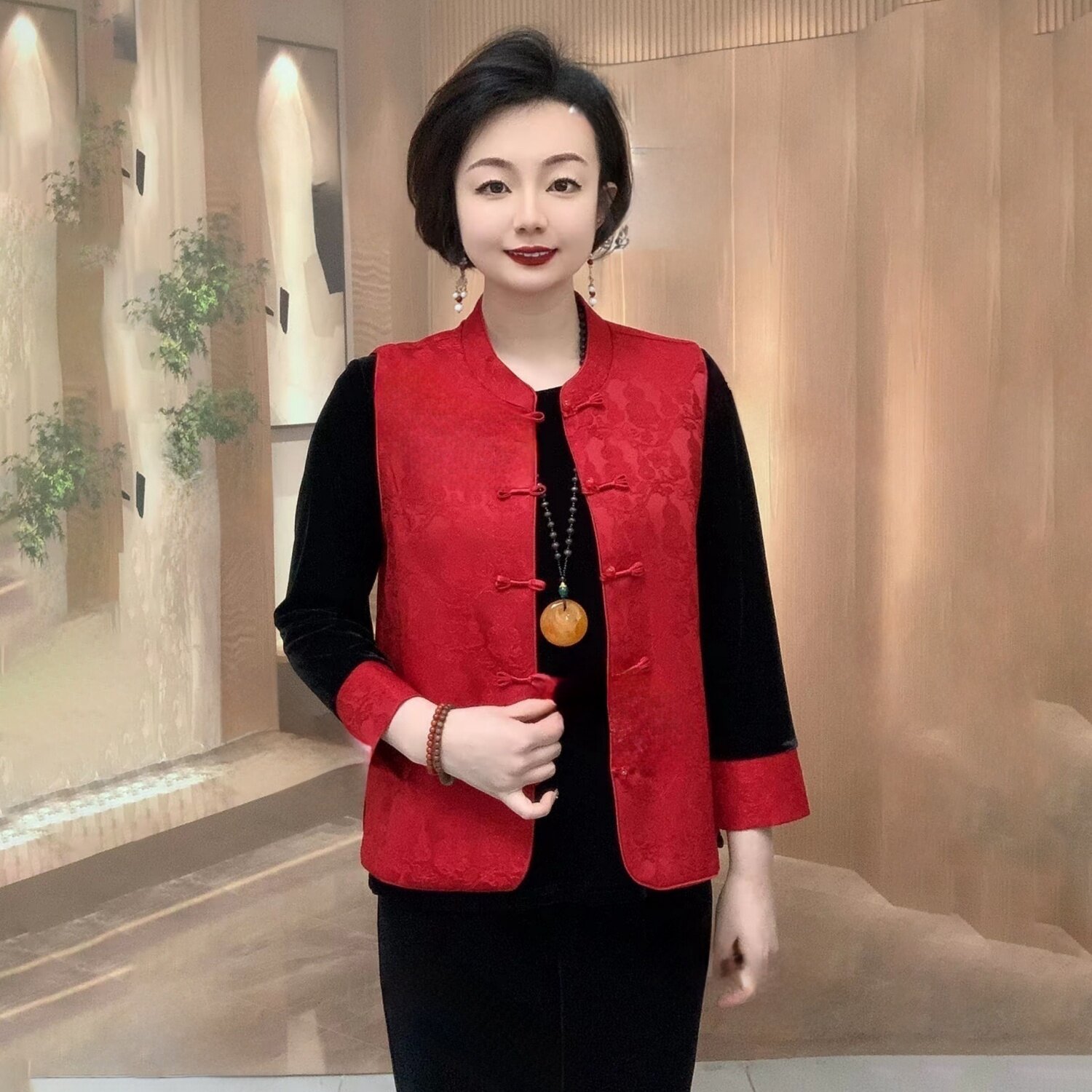 高贵气质国风绣花缎面提花马甲中老年妈妈装时尚洋气春装外套马夹