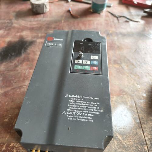变频器H3400A03D7K/D，3.7kW 实物拍摄，
