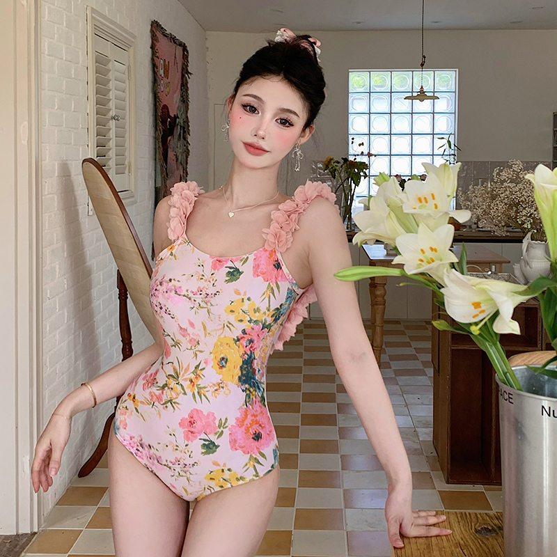 新款连体泳衣女性感露背遮肚显瘦比基尼温泉ins风海边度假游泳装