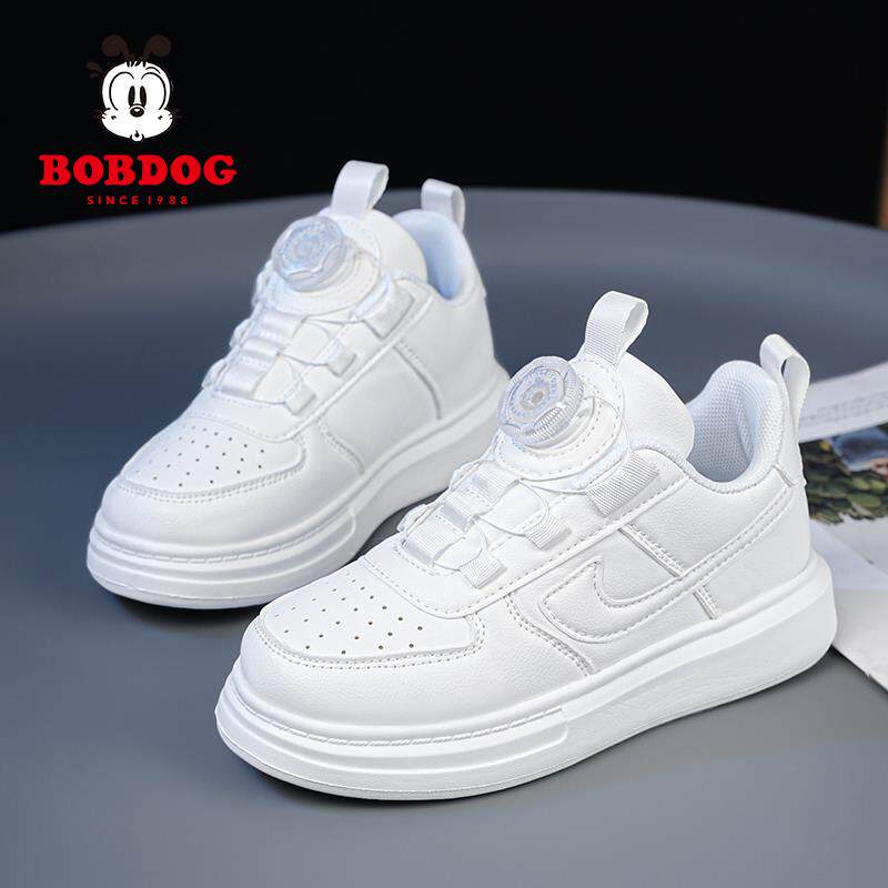 巴布豆童鞋儿童白色运动鞋子皮面男童小白鞋旋转纽扣儿童女童板鞋