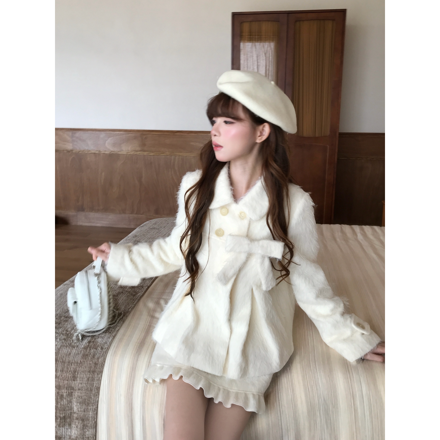 绒雪娃娃 doll感蝴蝶结可拆毛呢外套女冬款短款小A字半身裙套装