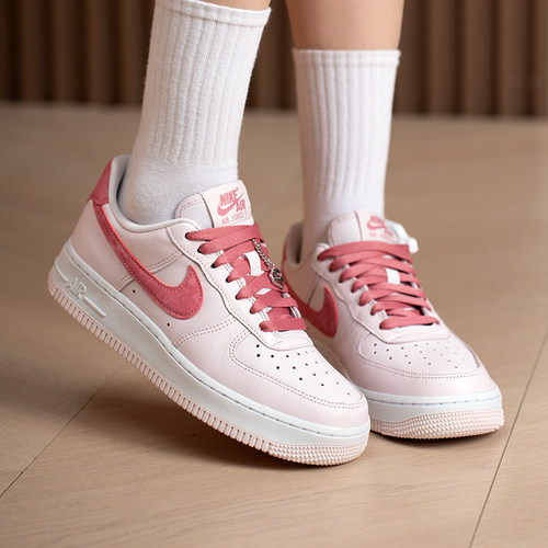 耐克女低帮百搭透气板鞋