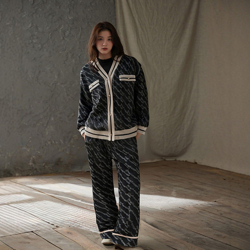 睡衣女珊瑚绒冬季三层夹棉保暖加绒加厚家居服运动可外穿冬天套装