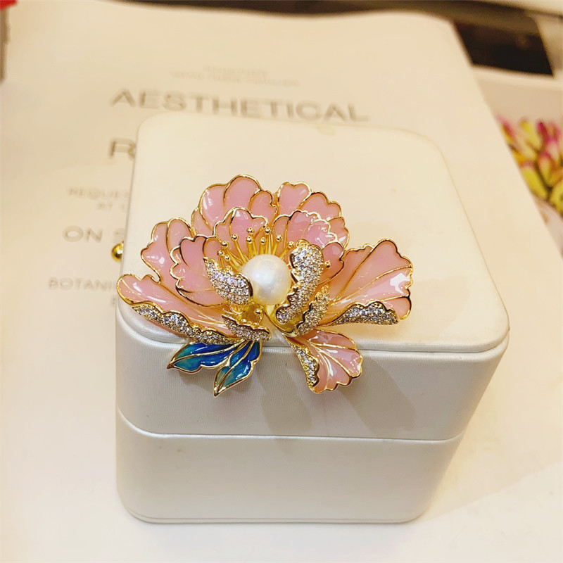 高级感古典风珐琅牡丹花胸针女