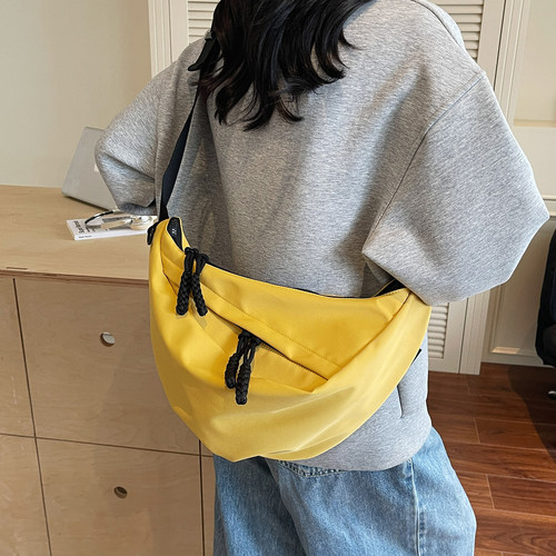 斜挎包饺子包女2025新款百搭