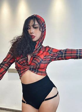 1996 辣妹红色带帽格子露脐性感跳舞 上衣扭结V领设计感短款长袖