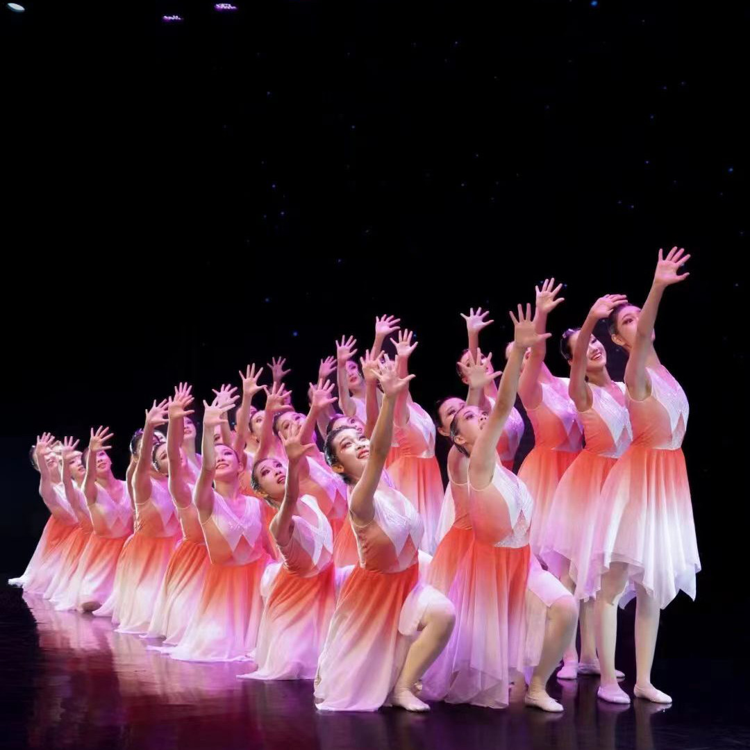 追光的我们舞蹈演出服中学生合唱舞蹈服群舞演出服儿童舞蹈表演服