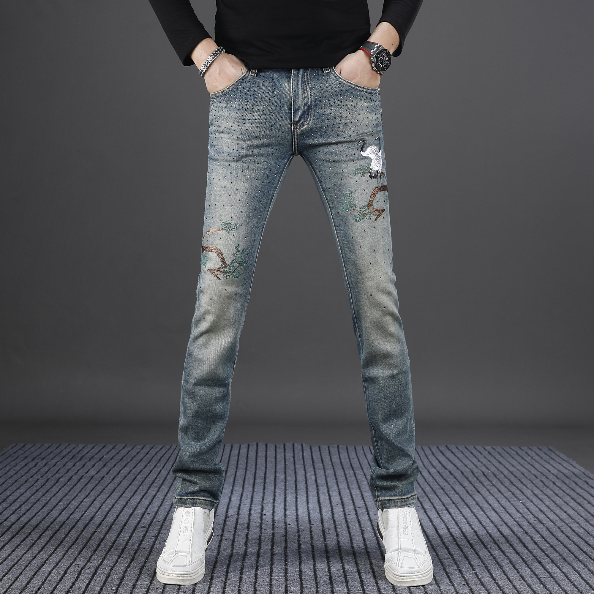 高端欧货烫钻刺绣牛仔裤男款2025秋季新款修身小脚复古水洗男裤子