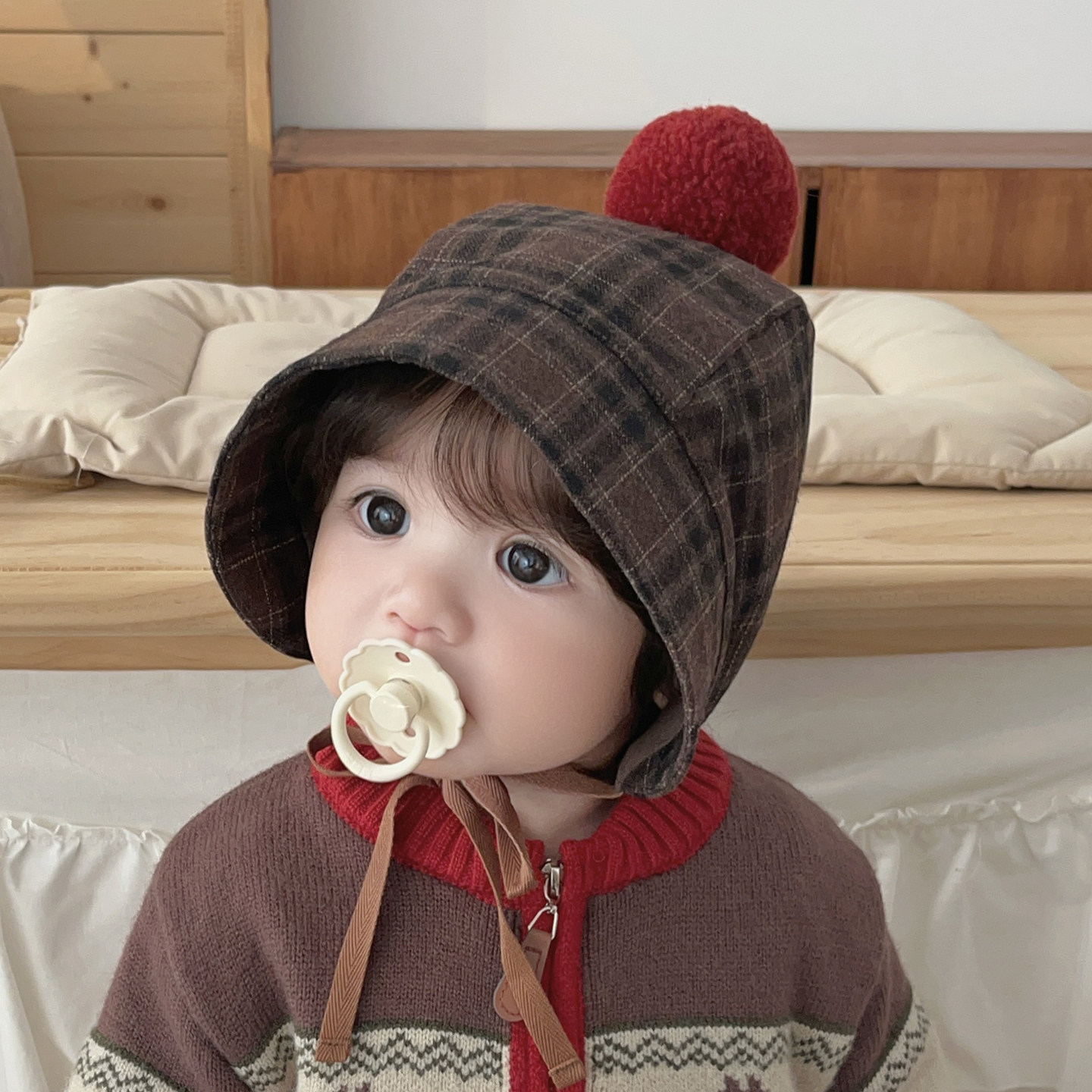 婴儿帽子秋冬新年红色羊毛球大檐防晒护耳保暖儿童男女宝宝遮阳帽