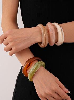 retro glossy 晕染acrylic 几何开口bracelet minimalist candy c