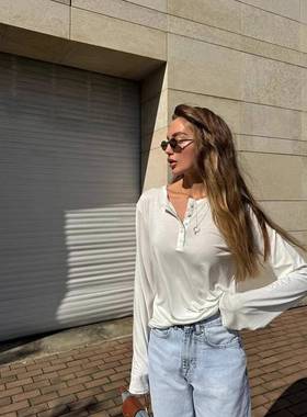 spring and summer 款loose 半开领纽扣白色long sleeves T-shirt