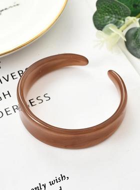 新款retro minimalist 高质量女acrylic brlet 学生手饰女C形brle