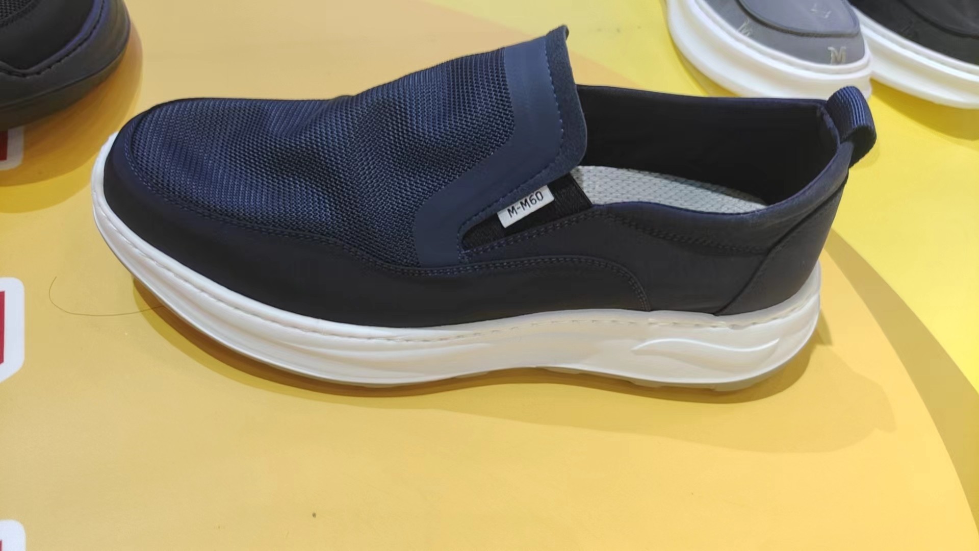 M60 2024春款专柜正品 男士一脚蹬超轻布鞋透气男鞋MX83942699