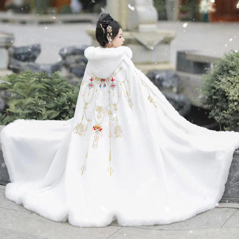 花至《雪媚娘》原创汉服女毛呢斗篷加绒长款重工刺绣披风外套秋冬