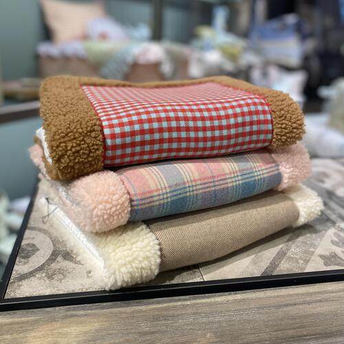 燕子萌宠屋韩国代购louisdog猫狗通用有机纯棉可爱格子坐垫子毛毯