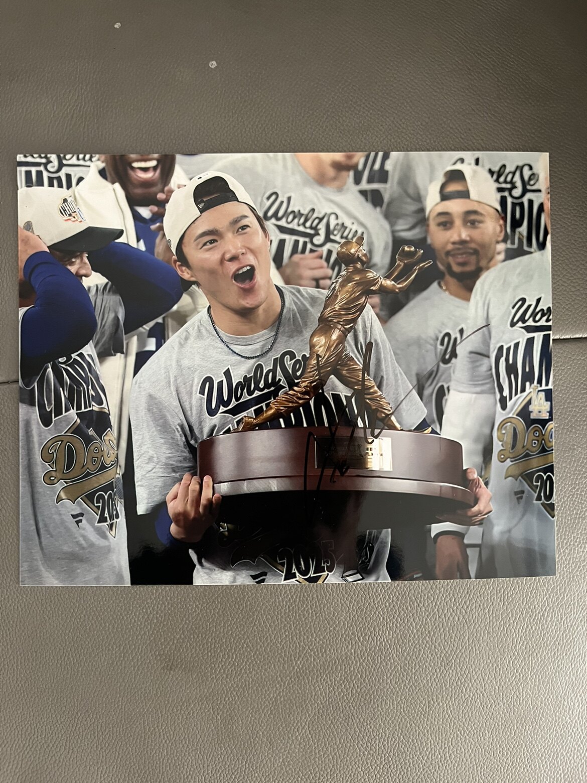 山本由伸亲笔签名十寸大照片  棒球选手