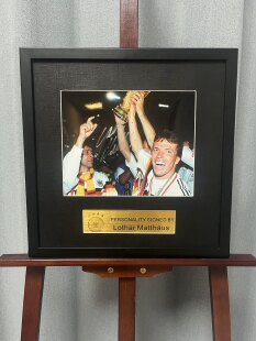 马特乌斯亲笔签名十寸裱框大照片 德国球星