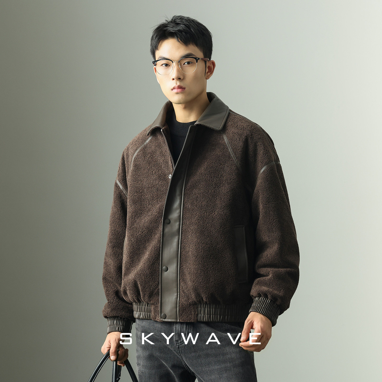 仿羊羔绒拼接pu皮衣羽绒服