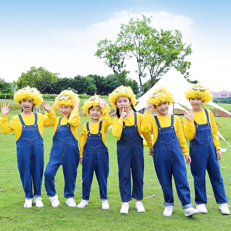 幼儿园小黄人表演服夏季短袖卫衣牛仔背带裤毛绒头套五一六一班服