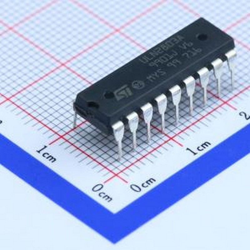 ULN2803A 达林顿晶体管阵列 ULN2803A DIP-18