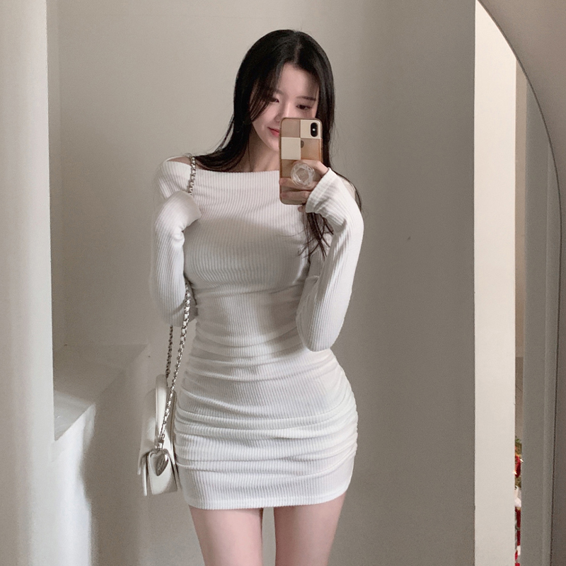 熙莎尔雅纯欲风性感一字领包臀短裙女露肩气质皱褶长袖打底连衣裙