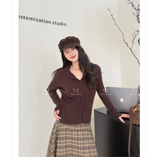 乐见~150小个子定制秋款美拉德木耳边娃娃领竖坑条针织开衫967143