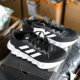 阿迪达斯 Switch Run Adidas 男子透气轻便减震运动跑步鞋 IF5720