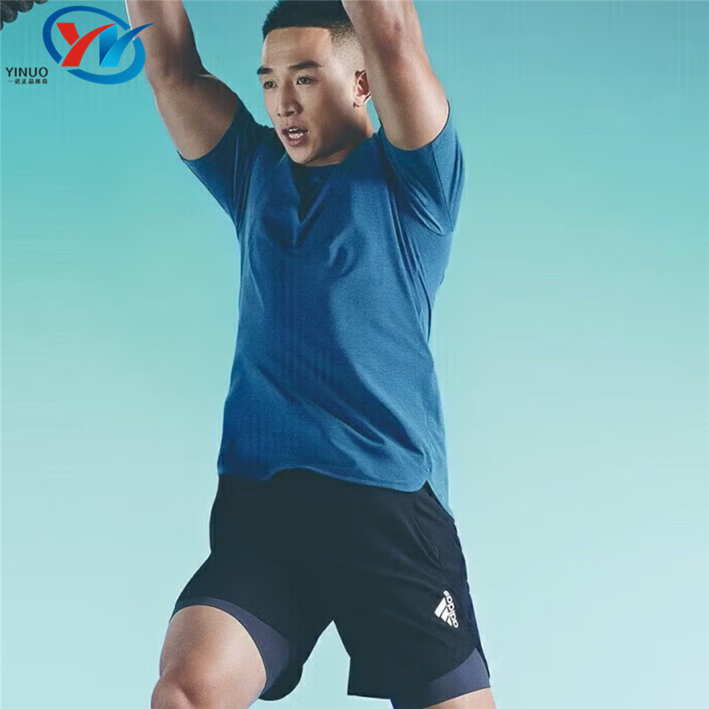阿迪达斯男子运动训练短袖T恤图片