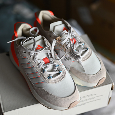 Adidas阿迪达斯男女鞋AVRYN CNY秋季新款boost跑步运动鞋 ID4253