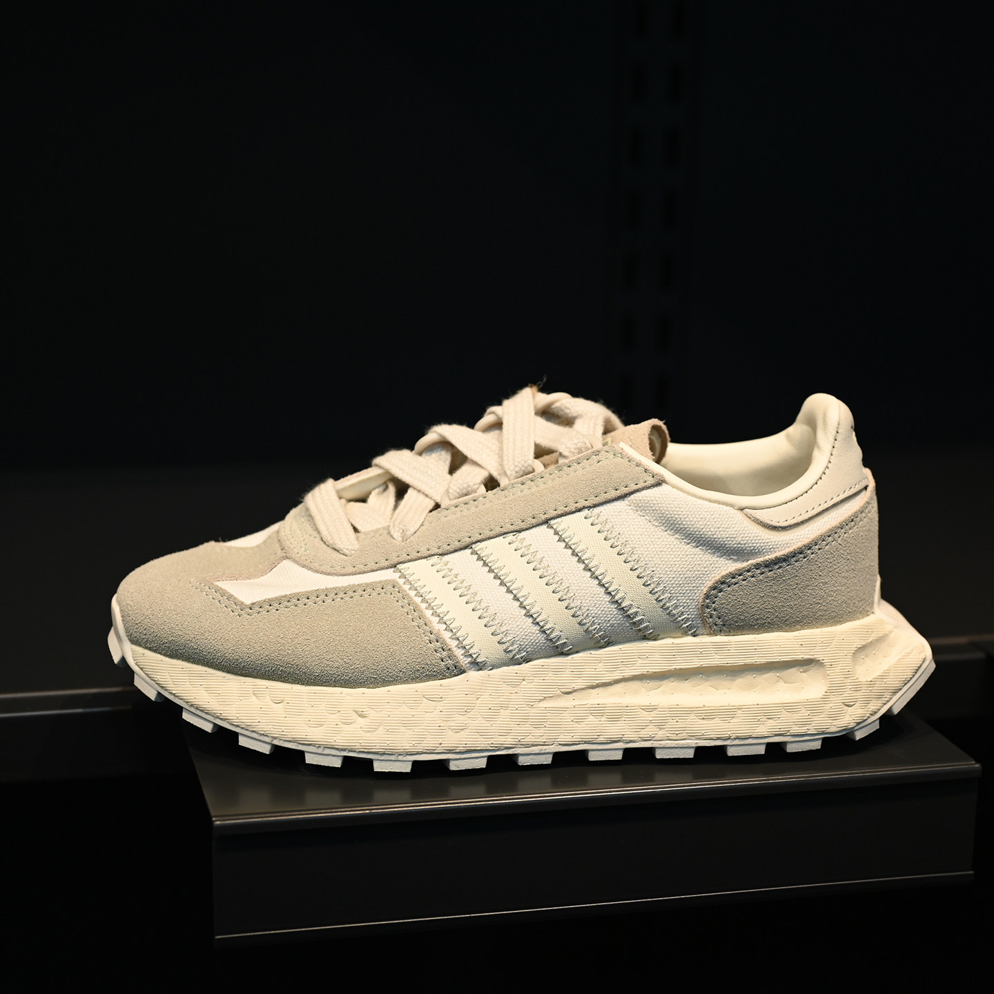 Adidas/阿迪达斯三叶草Retropy E5女子缓震轻便运动跑步鞋 IF5408