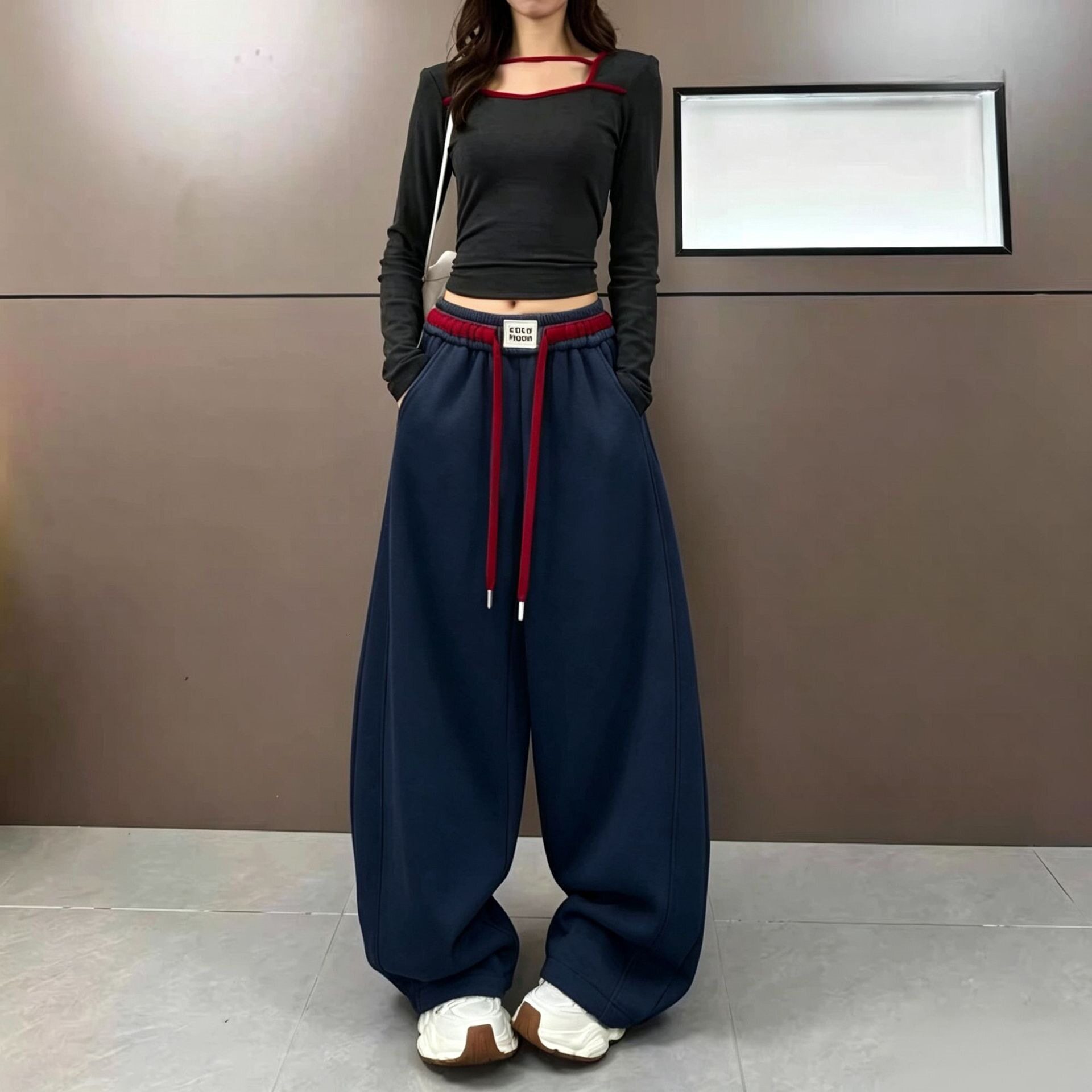 撞色拼接字母卫裤女秋冬2026新款松紧腰直筒运动裤宽松百搭休闲裤