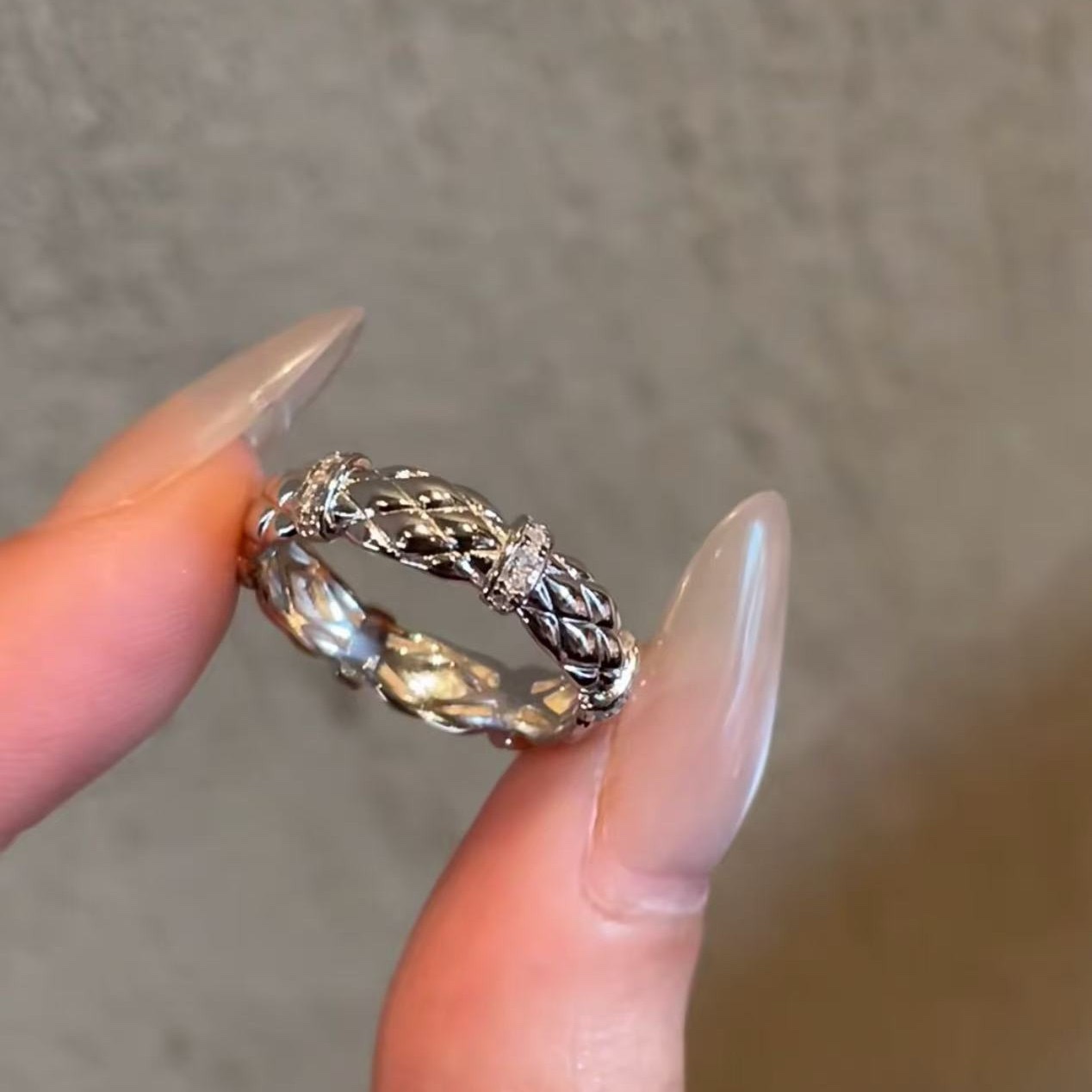 SSJEWELRY轻奢珠宝s925银法式轻奢小香菱格戒指格纹镶钻复古老钱