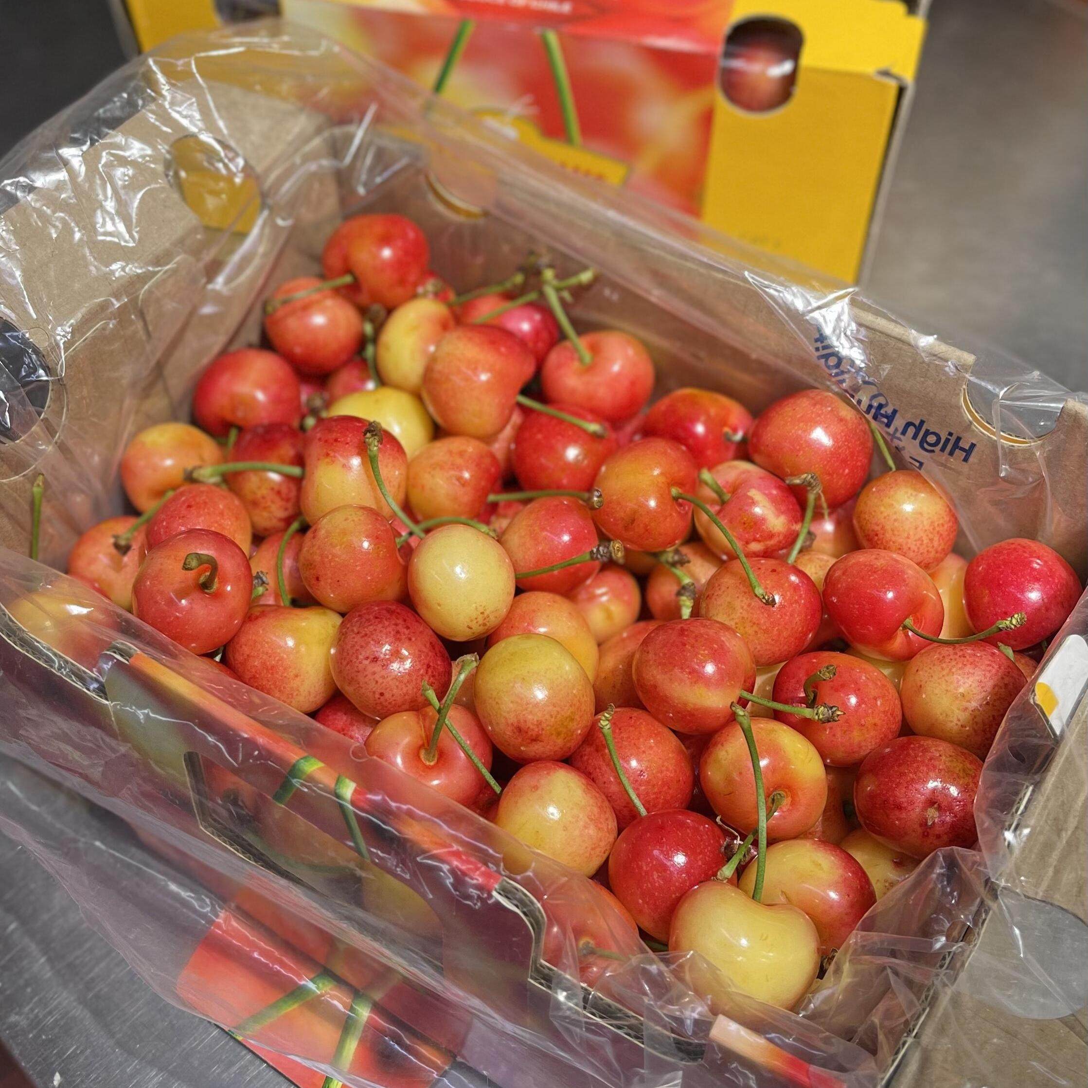 4JJJJ智利进口黄金车厘子新鲜整箱大果雷尼尔黄樱桃2斤礼盒顺丰