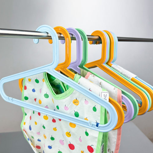 宜家巴吉思儿童衣架婴儿围嘴彩色